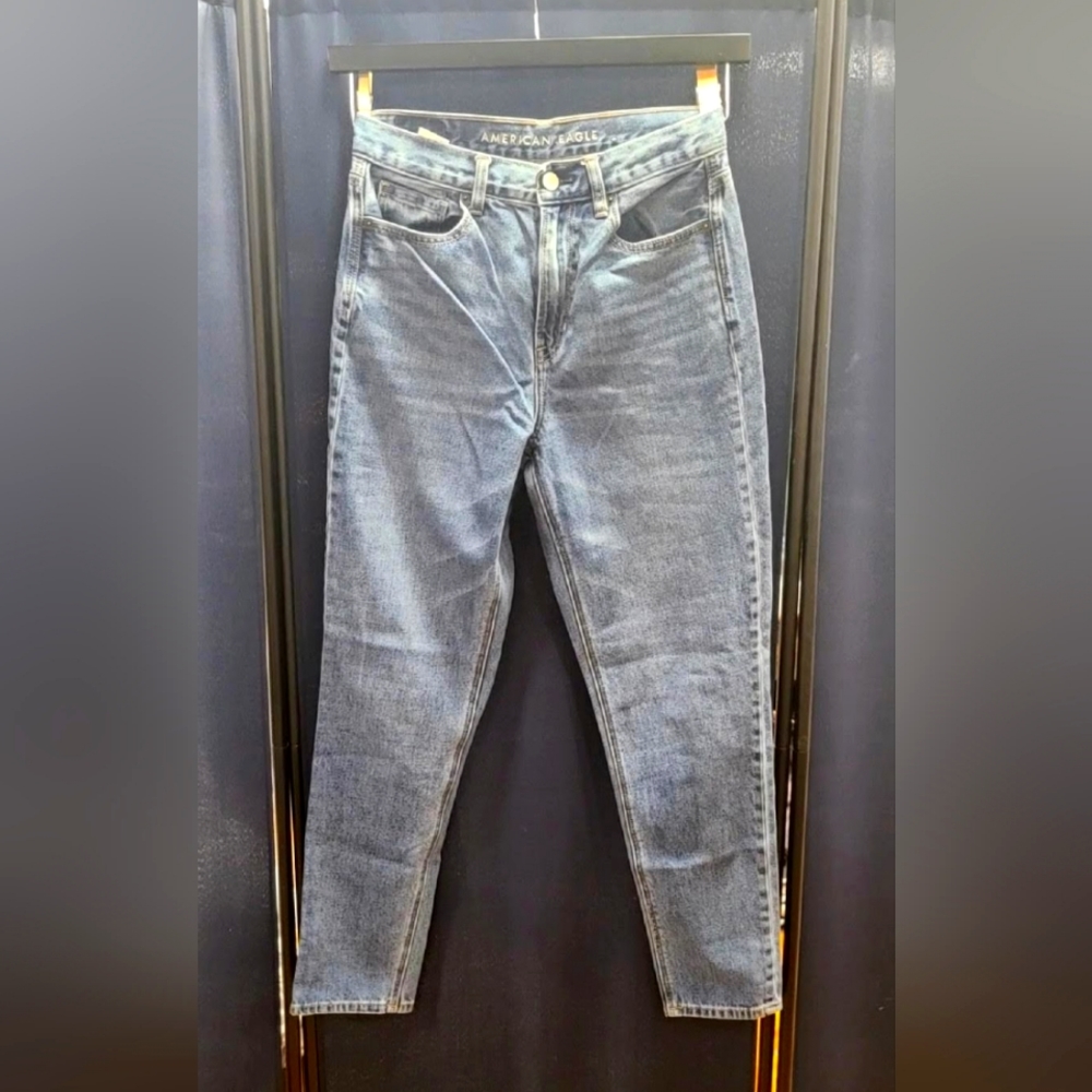 American Eagle Mom Jean